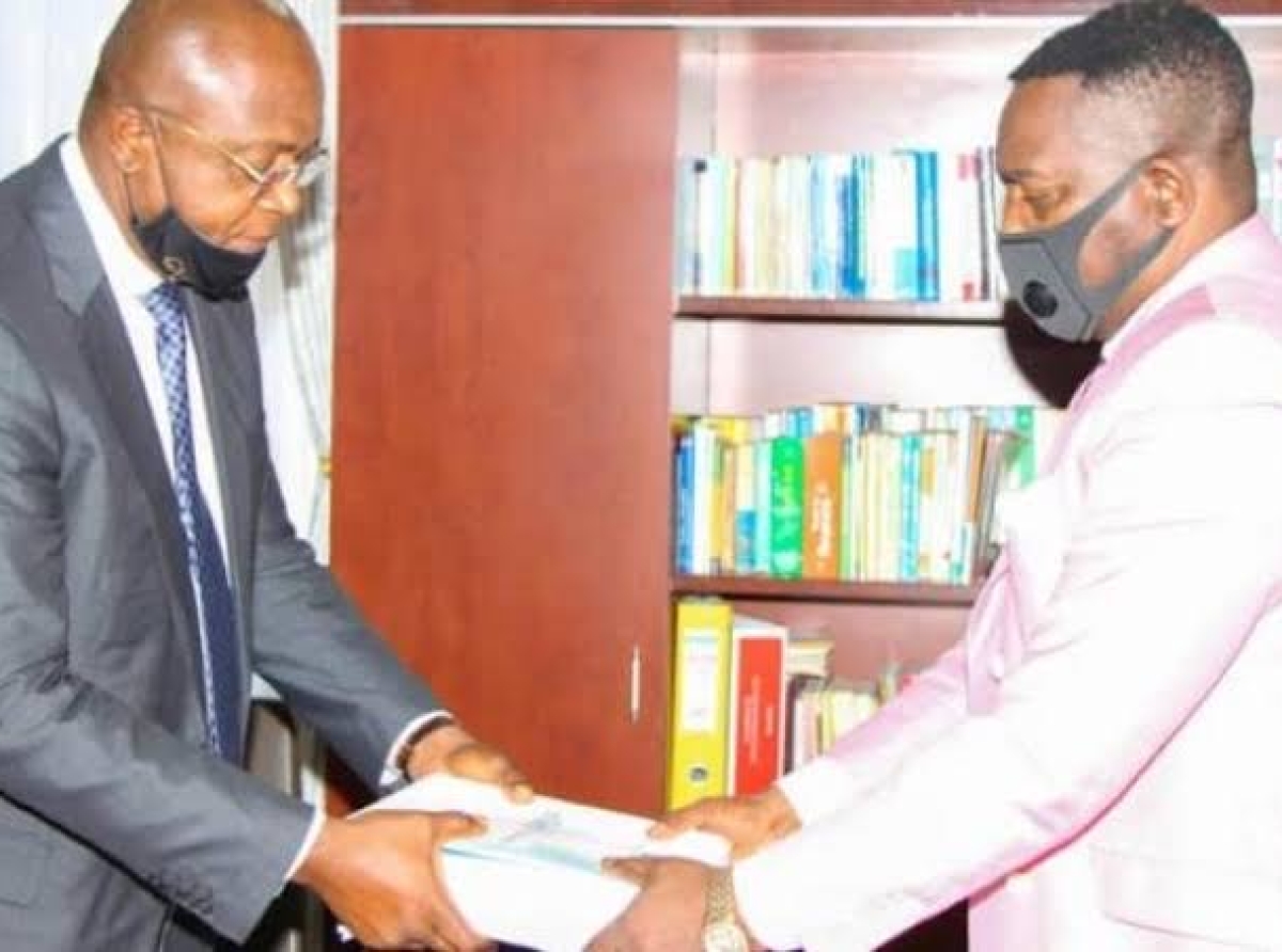 Kinshasa: Godée Mpoyi demande des comptes à rendre à Gentiny Ngobila sur la gestion financière de la ville