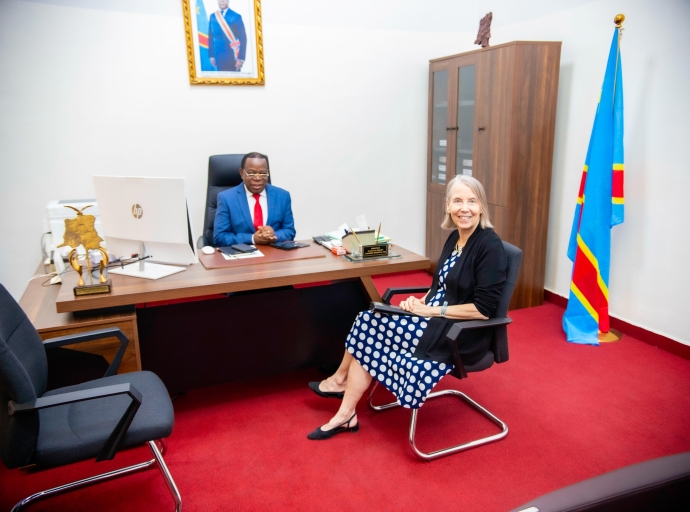 SENAT : Fidèle à son poste de travail, Bahati Lukwebo a échangé avec la diplomate américaine Lucy Tamlyn