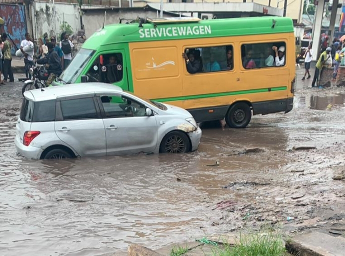 Kinshasa: la détérioration de la voirie urbaine rend difficile la circulation dans la capitale congolaise