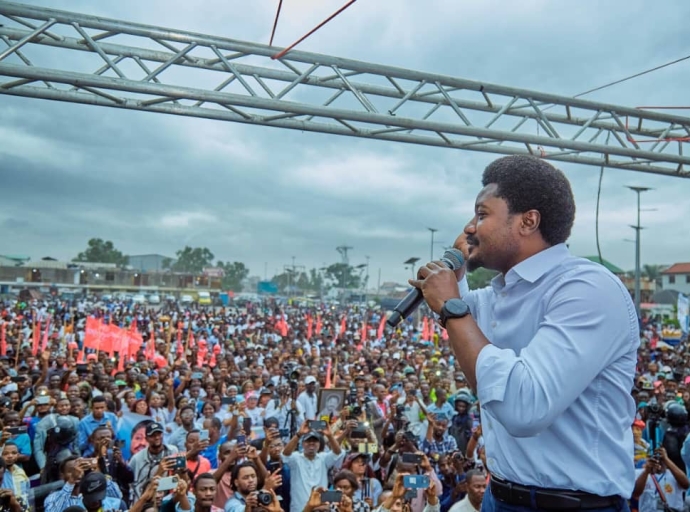 UNE CENTAINE DE COUPS D'ETAT CONTRE F. TSHISEKEDI DÉJOUÉS ( C. MUTAMBA)