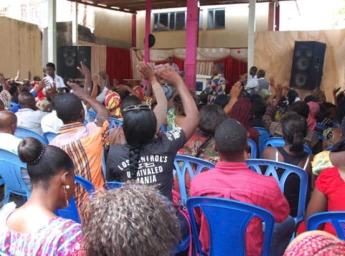 RELIGION/EGLISE DU REVEIL: UN PASTEUR ENGROSSE UNE PROPHETESSE CHEZ KABUNDI WA LESSA