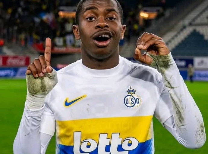 SPORT/ SOULIER D'ÉBÈNE, SADIKI NOMINÉ