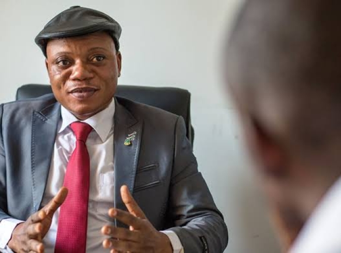 UDPS: A SON TOUR, KABUND REPOND À KABUYA ( interdit aux cardiaques
