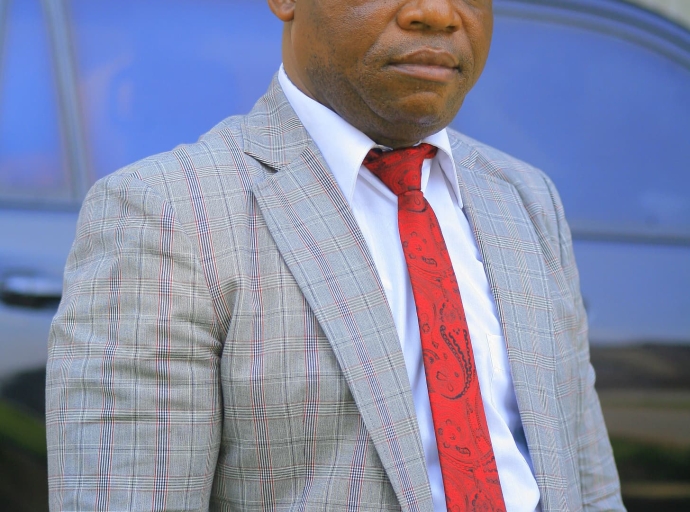 DISPUTES, POLÉMIQUES ET CONTROVERSES DANS LE MONDE POLITIQUE CONGOLAIS : ANALYSE DIACHRONIQUE ET SYNCHRONIQUE DES DISCOURS DES ACTEURS POLITIQUES (TRIBUNE DU PROFESSEUR OSCAR SHAMBA BEMUNA)