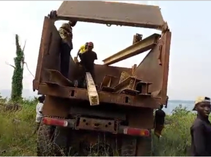SUD KIVU: LES ENTREPRISES DE  M BAHATI LUKWEBO PILLÉS PAR LES RWANDAIS/M23. LE GOUVERNEMENT APPELÉ À LA SOLIDARITE.