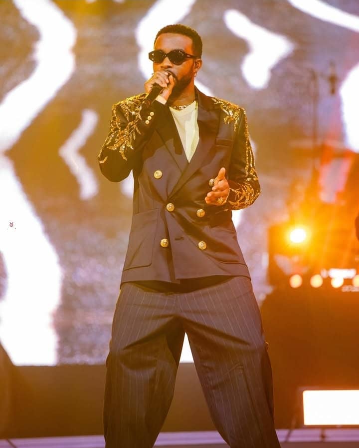 MUSIQUE : FALLY DEVIENT LE PREMIER ARTISTE MUSICIEN CONGOLAIS A SE PRODUIRE EN CONCERT SOLO À DUBAI.