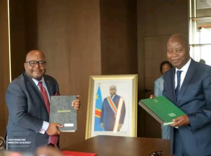 RDC : ADOLPHE MUZITO PREND OFFICIELLEMENT LES COMMANDES A LA TÊTE DU MINISTÈRE DU BUDGET 