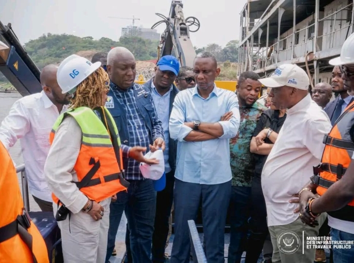 KINSHASA : LANCEMENT DE DRAGAGE DE LA RIVIÈRE GOMBE POUR PRÉVENIR LES INONDATIONS