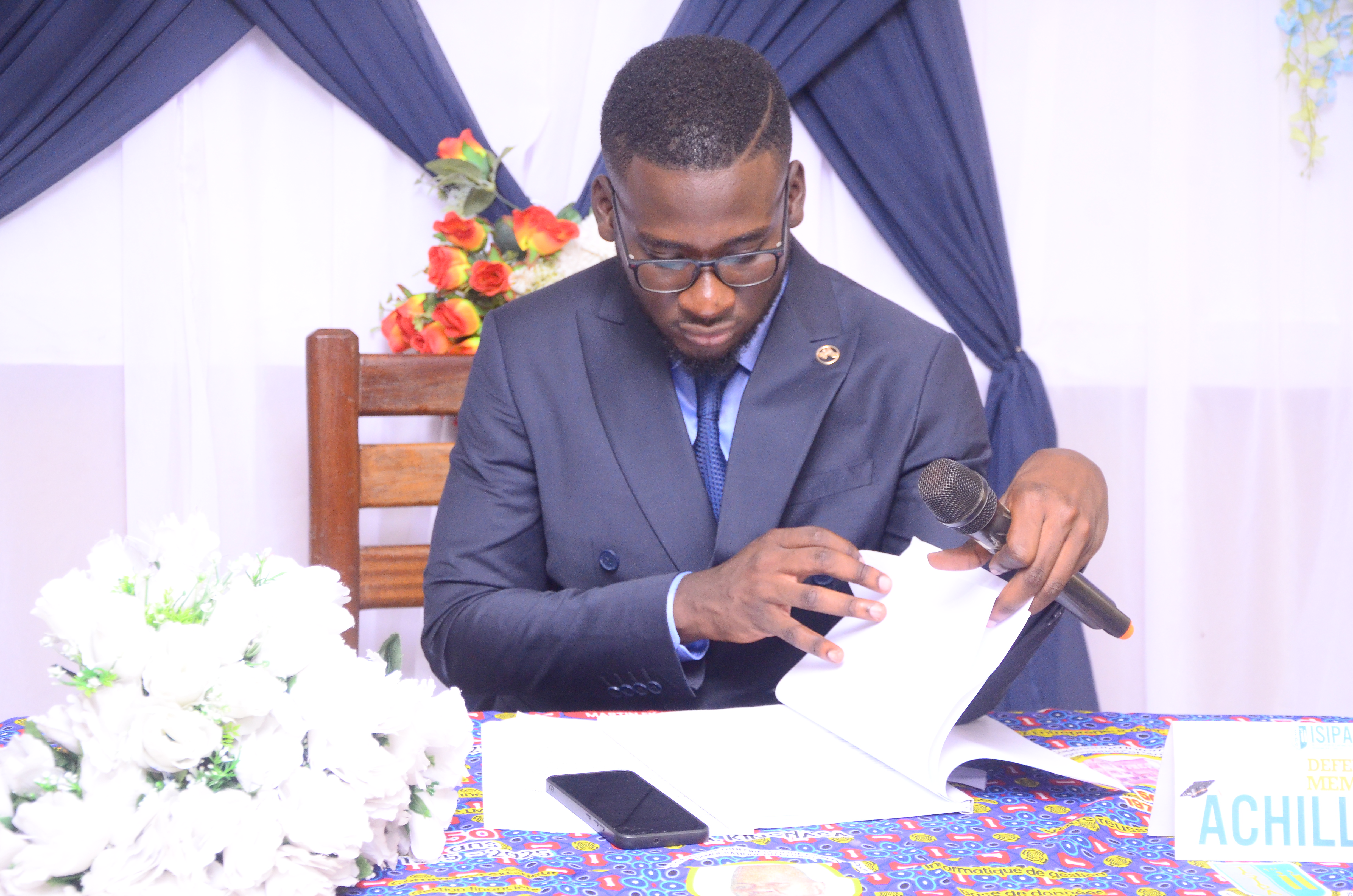 &quot;RÉSEAUX SOCIAUX ET MARCHÉ NUMÉRIQUE À KINSHASA &quot; , tel est le sujet du mémoire de licence en communication numérique de BOPE MINGA ACHILLE ( ISIPA)