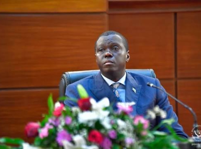 RDC : RAFFERMISSEMENT DU FRANC CONGOLAIS FACE AU DOLLAR AMÉRICAIN. LA BCC FÉLICITÉE