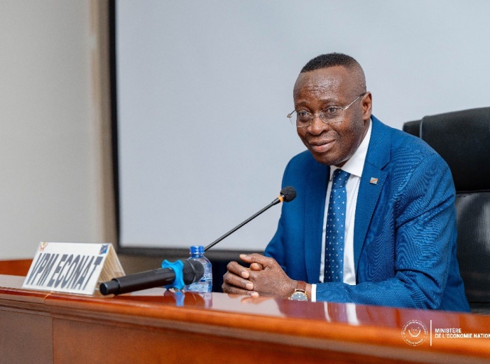 ECONOMIE : LE VICE-PREMIER MINISTRE, MINISTRE DE L’ÉCONOMIE MUKOKO SAMBA LANCE LA RÉVISION DU CADRE RÈGLEMENTAIRE DU PETIT COMMERCE ET DE COMMERCE EN DÉTAIL