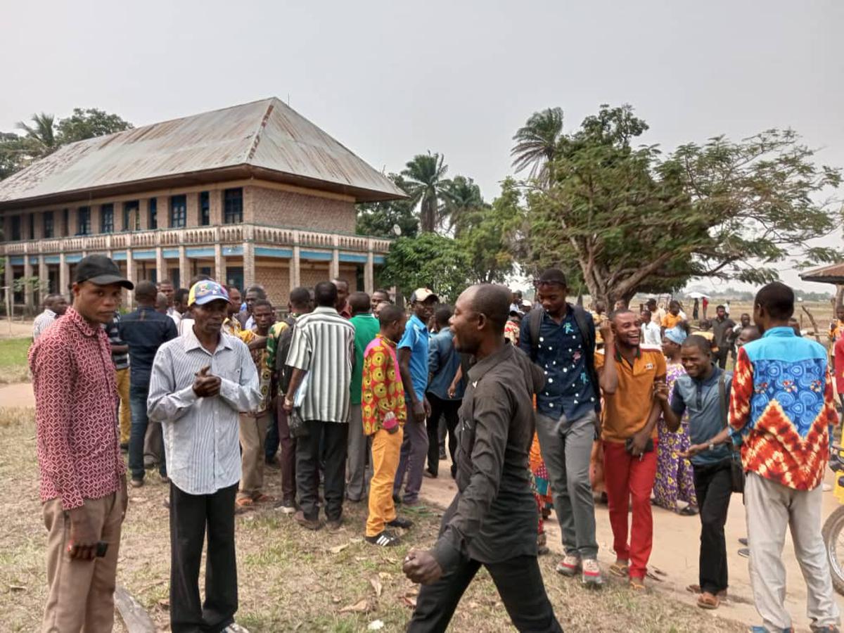 ÉDUCATION : LES ENSEIGNANTS DE DIBAYA LUBWE SERONT DANS LA RUE CE MARDI POUR RÉCLAMER LEURS 3 MOIS D'ARRIÉRÉS 