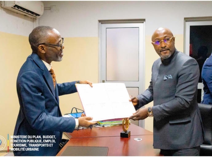 Kinshasa : lancement du programme « Bus de Nuit — Ya Ofelé » pour les fêtes de fin d’année