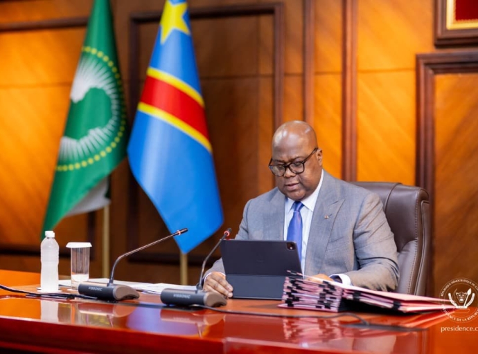 Pénurie de plaques d’immatriculation : Félix Tshisekedi exige des mesures immédiates