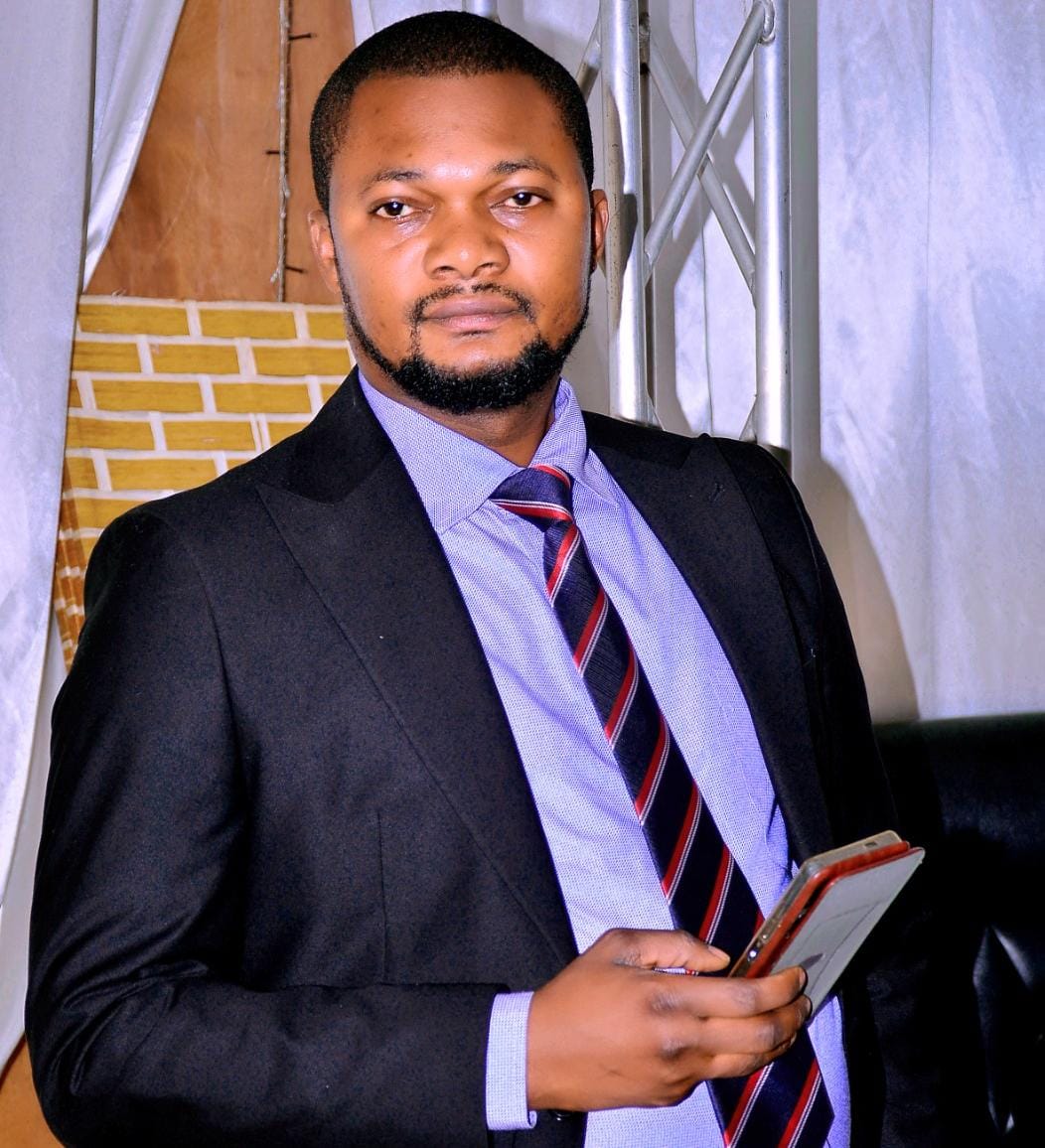 Bilan et enjeux : Jean Jeef Mwanza dévoile " pourquoi aimer " Fatshi