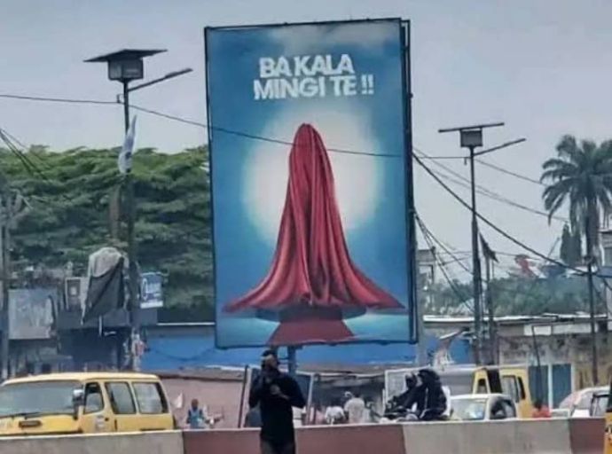Kinshasa : le gouvernement provincial maintient le gel des nouveaux panneaux publicitaires