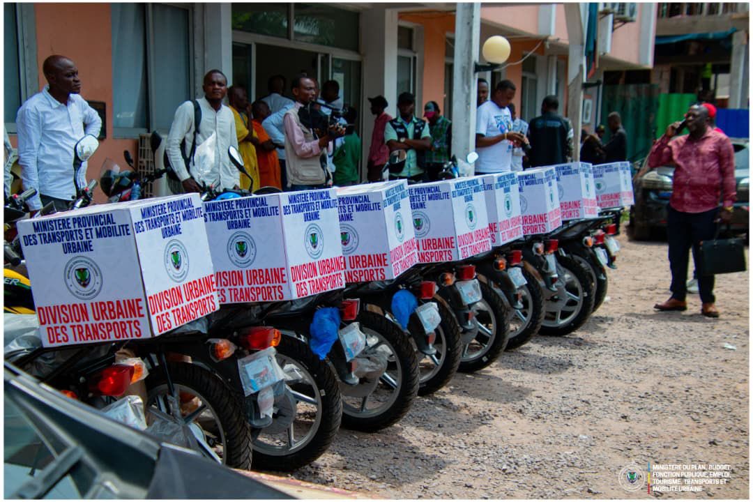 Kinshasa : relance de la taxe de stationnement et nouveaux équipements pour les agents de transport