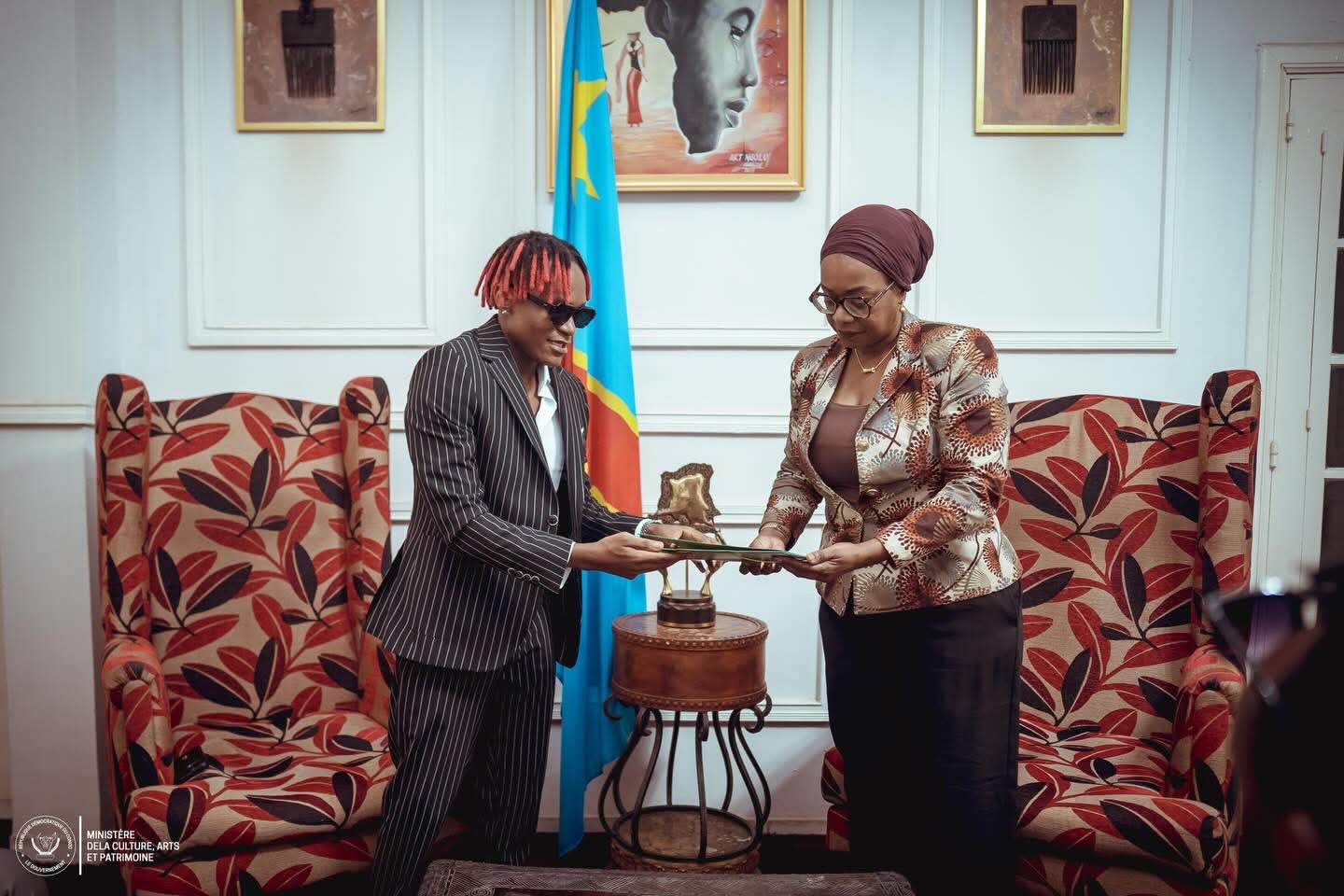Culture : l’artiste Innoss'B reçu en audience par la ministre Yolande Elebe Ma Ndembo