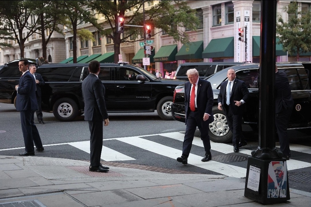 WASHINGTONDC: TRUMP EVACUE APRES UN GRAVE INCIDENT   