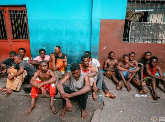 Kinshasa : coup de filet à Kimbanseke, 13 suspects arrêtés après l’attaque de la paroisse saint Théophile